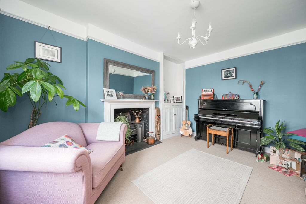 Sitting Room- click for photo gallery